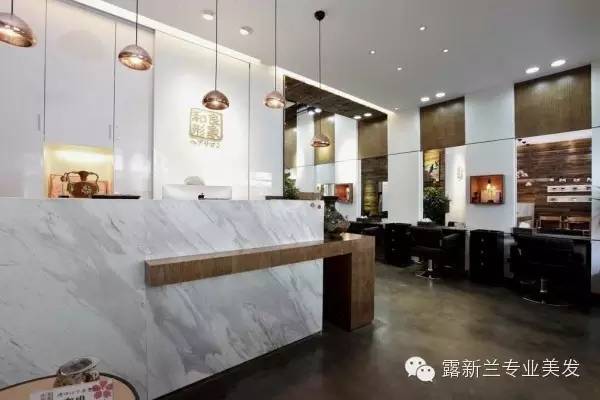 镜像诗学 当落地镜遇见文艺发廊的空间叙事